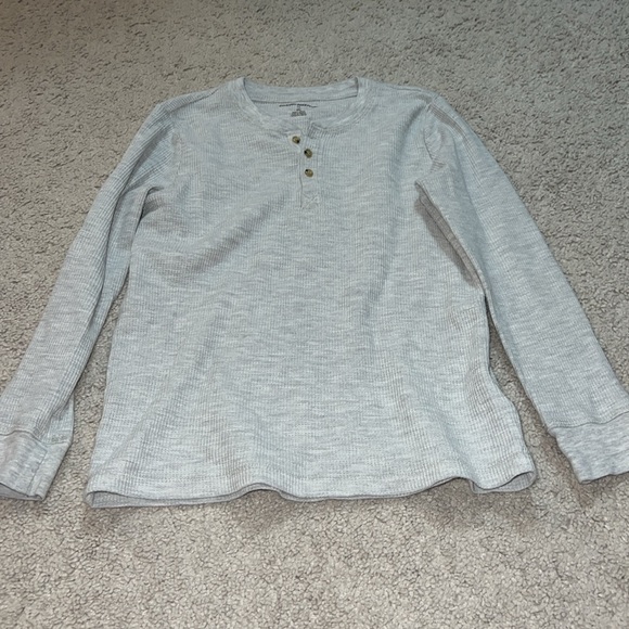 ❄️Kids Shirt Set Green Flannel Button Down and Gray Henley❄️ - Picture 5 of 7